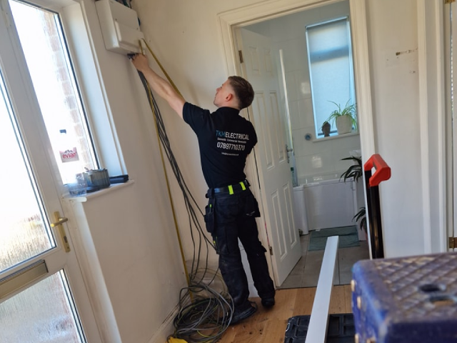 tkmelectrical-working-cabling